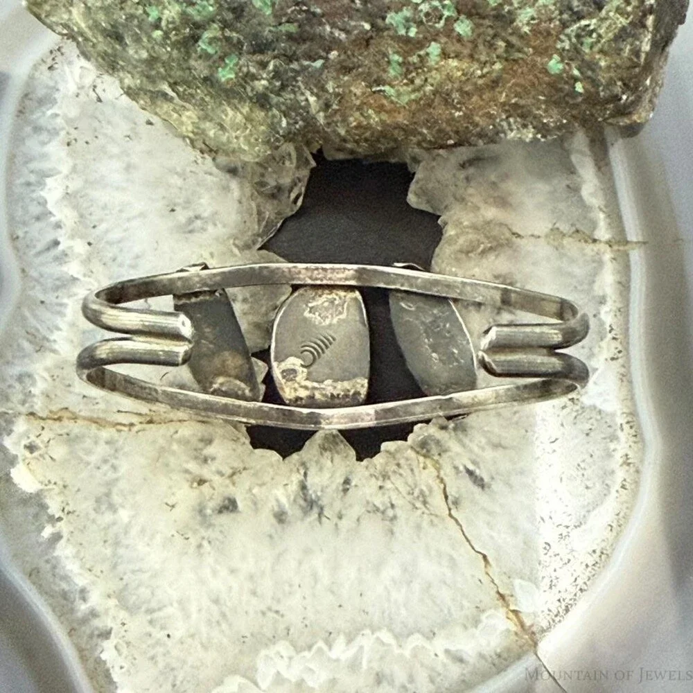Vintage Native American Silver Leaf & Turquoise Split Shank Bracelet For Women